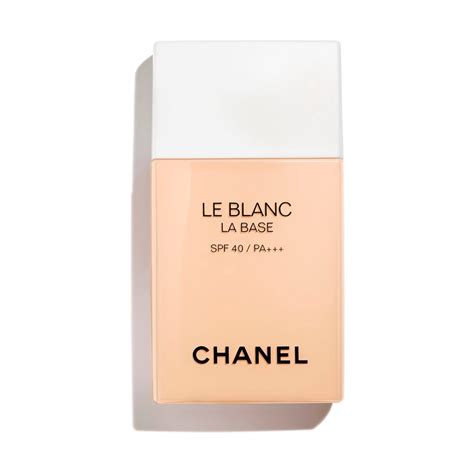 chanel le blanc brightening reviews|CHANEL Le Blanc Light Creator Brightening Makeup Base SPF .